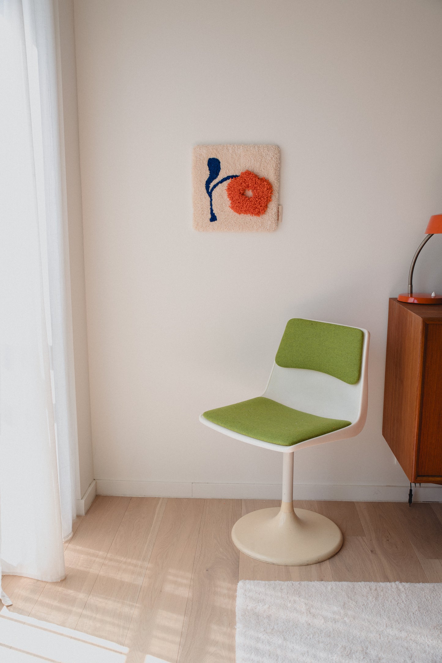 La petite fleur orange - Tapis mural